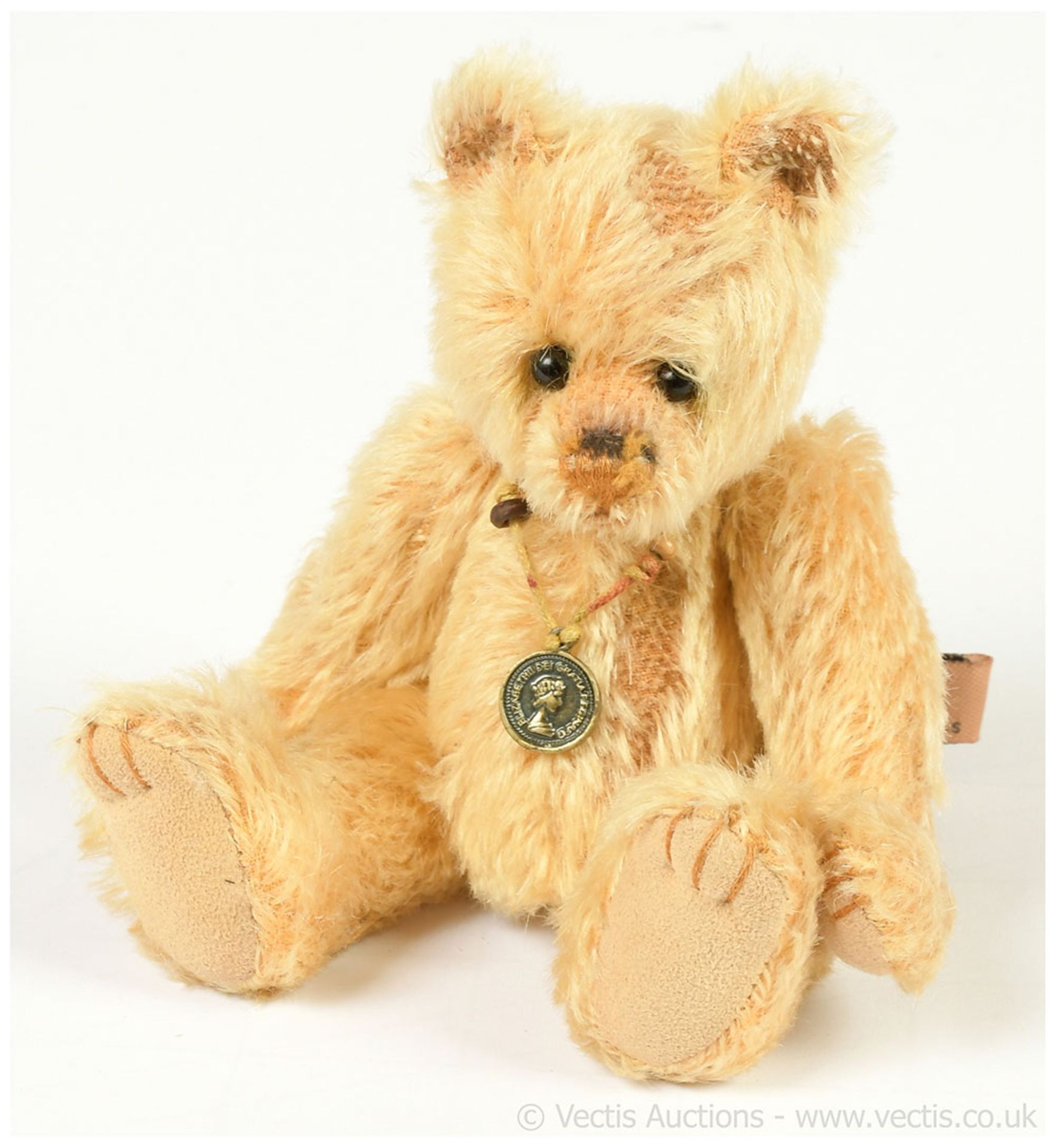 Charlie Bears Tatty teddy bear, Isabelle Minimo