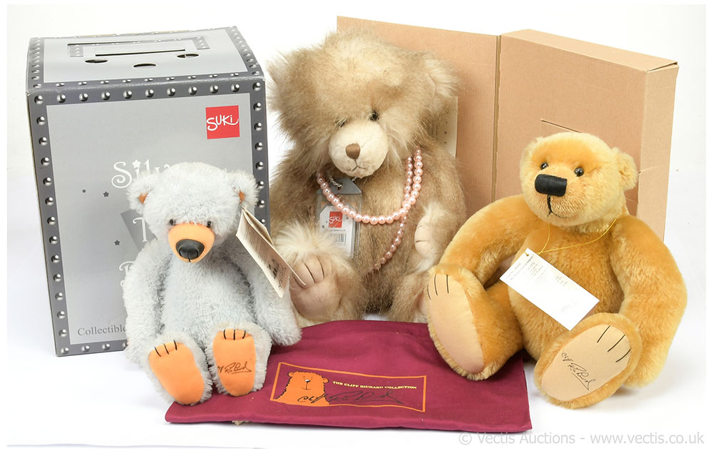 GRP inc Collectable teddy bears x four: (1) Gund