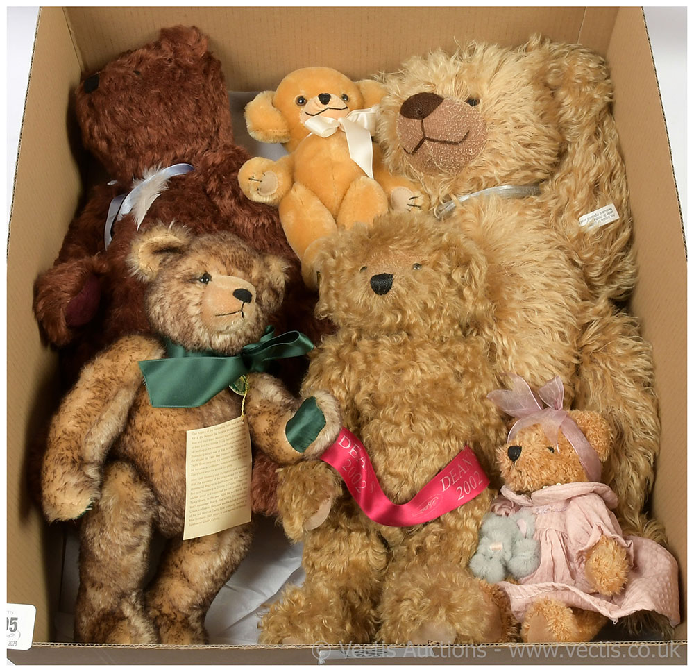GRP inc Collection of modern teddy bears
