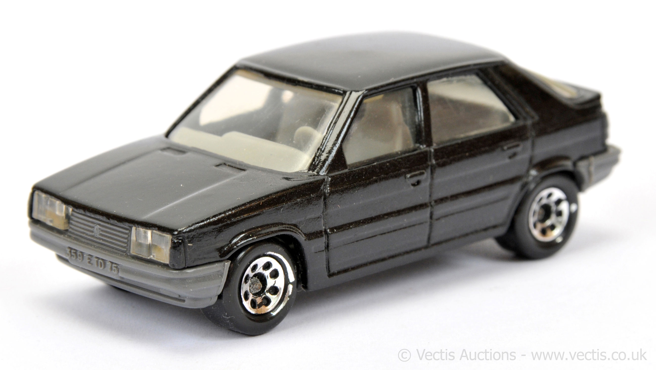 Matchbox Superfast 33d Renault 11 - black body