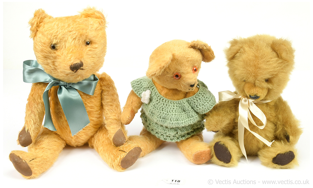 GRP inc Three vintage teddy bears