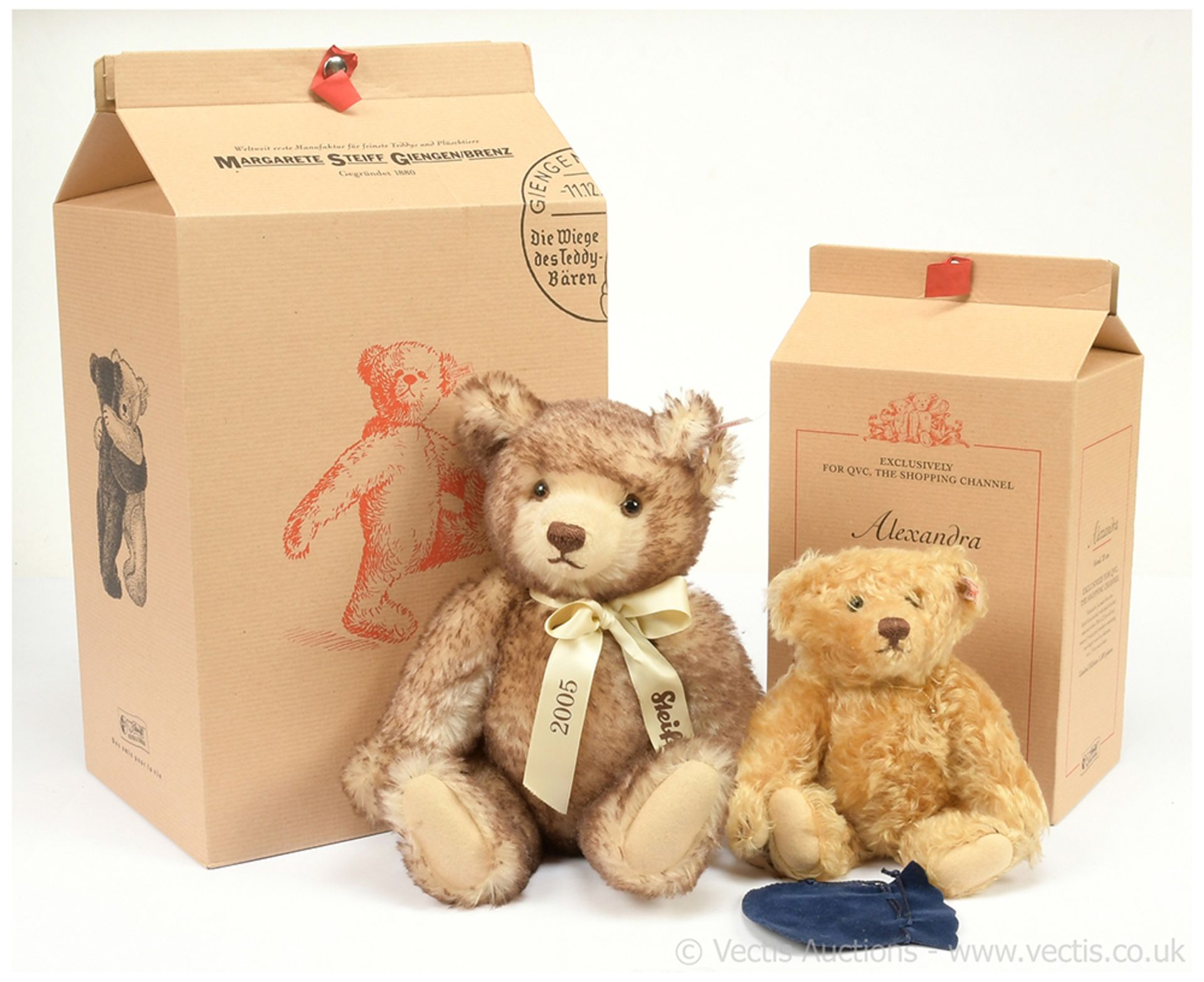 PAIR inc Steiff teddy bears: (1) Steiff QVC