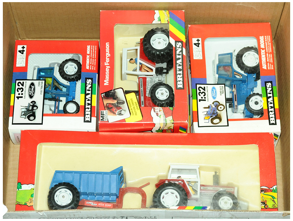 GRP inc Britains, boxed of 1:32 scale Tractor