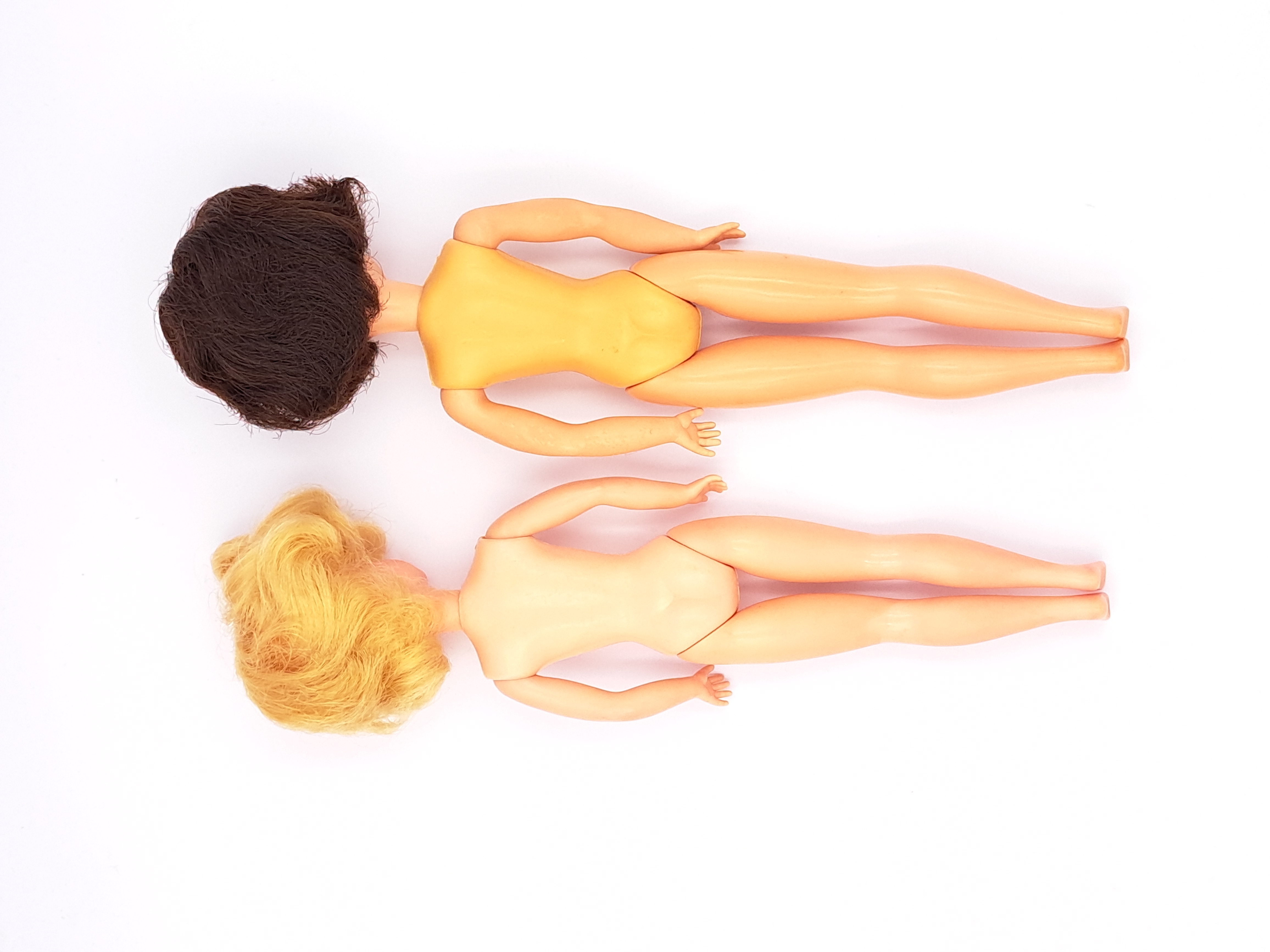 Pedigree Sindy pair of vintage dolls, brunette and a blonde, 1963 - Image 4 of 4