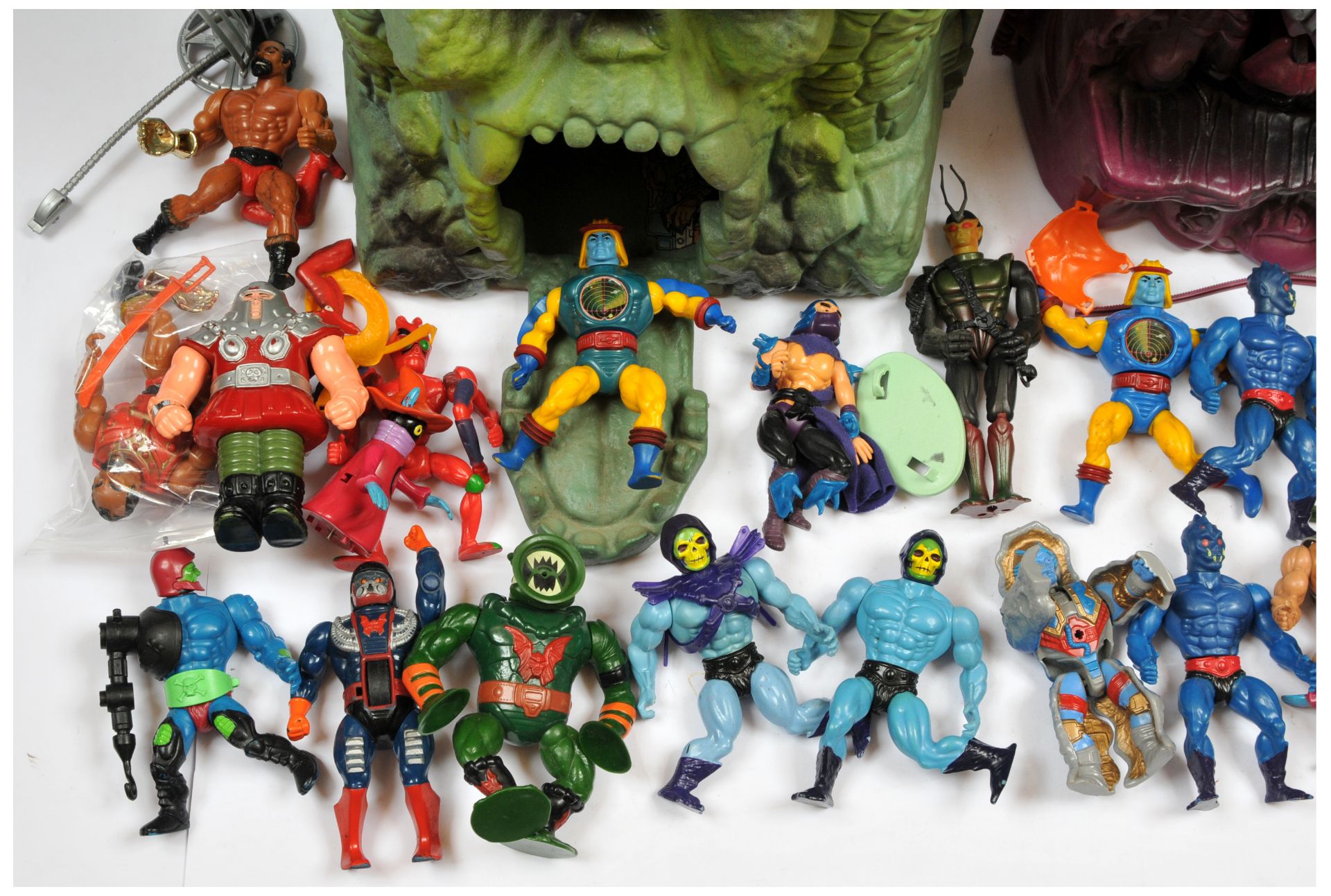 Quantity of Mattel Masters of the Universe Figures and Playsets - Bild 2 aus 3