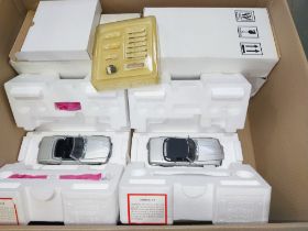 Franklin Mint, a boxed pair of 1:24 scale Mercedes-Benz 450SL