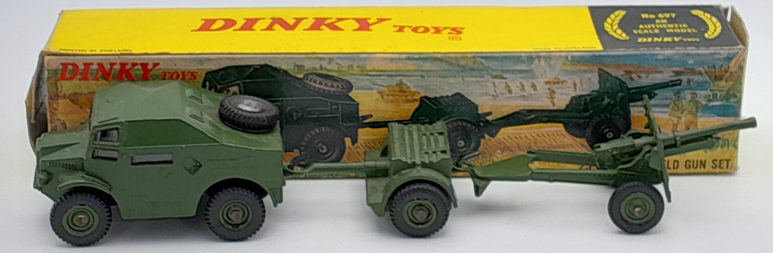 Dinky 697 25 Pounder Field Gun Set
