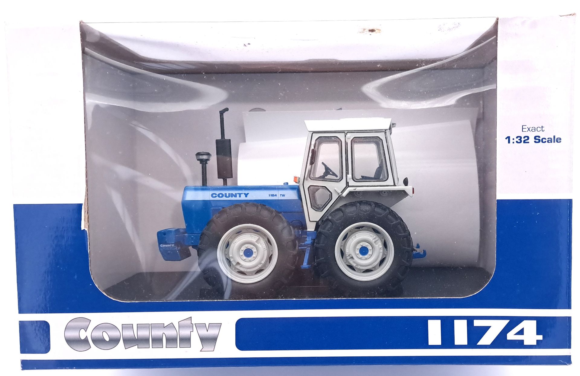 Universal Hobbies (County Series) boxed 1:32 scale Tractor group - Image 5 of 5
