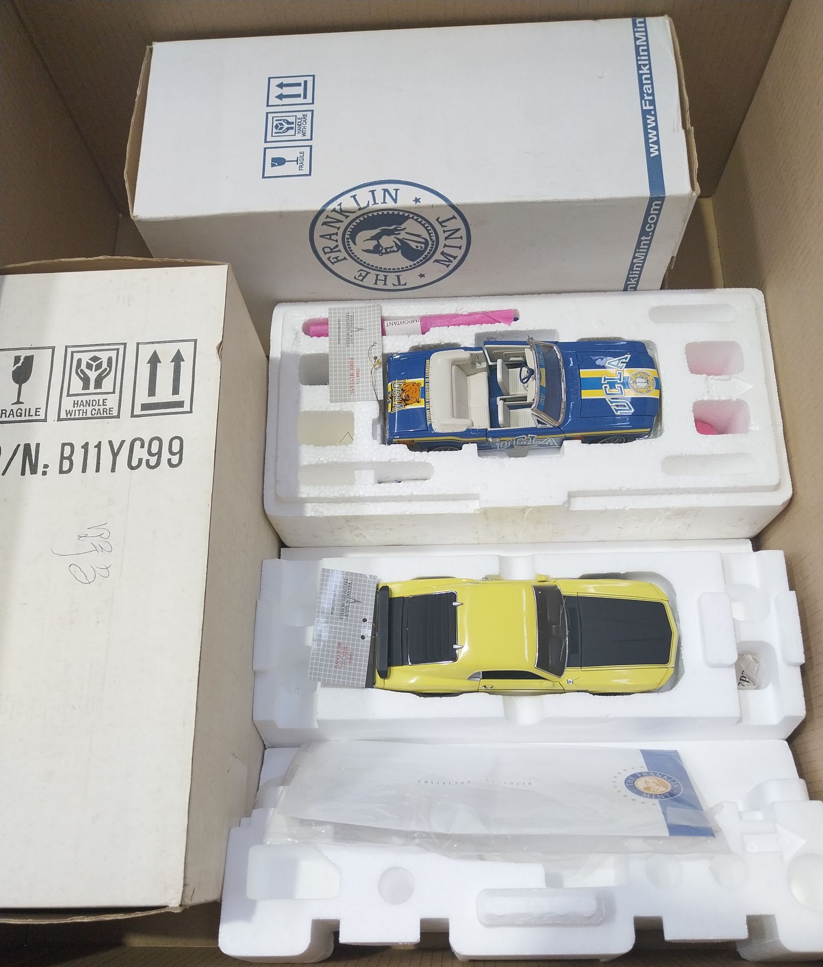 Franklin Mint, a boxed pair of 1:24 scale Mustang models - Image 3 of 5