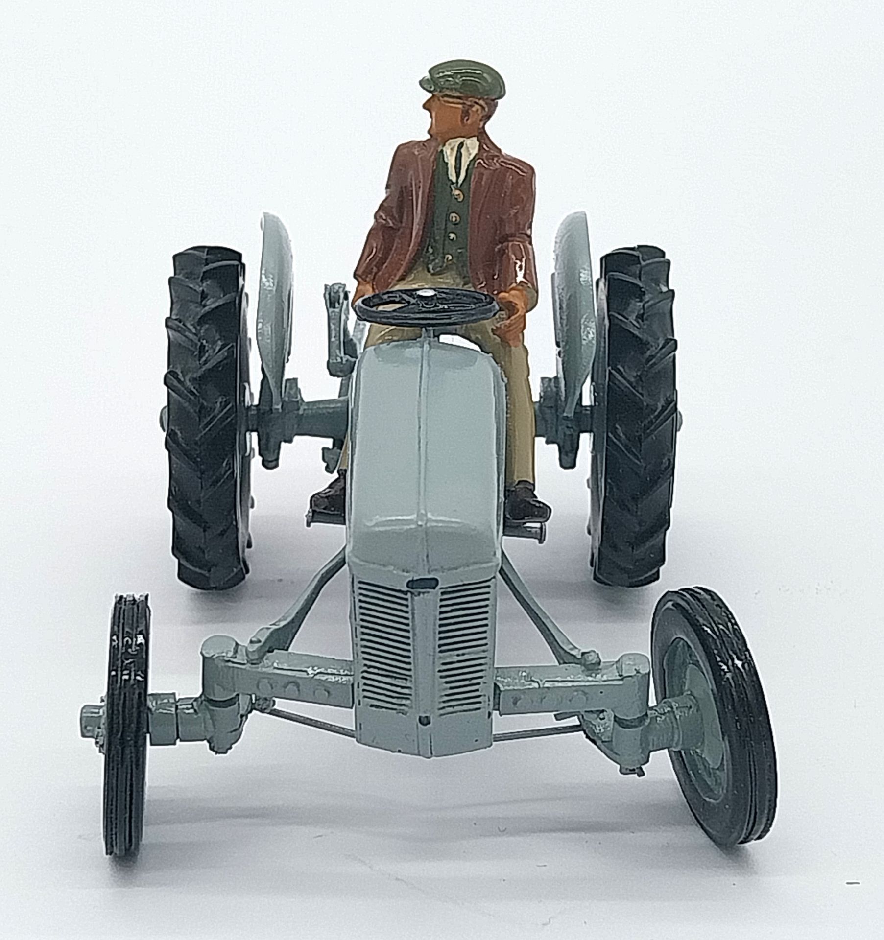 Britains 8711 Ferguson TE20 Tractor  - Image 3 of 5