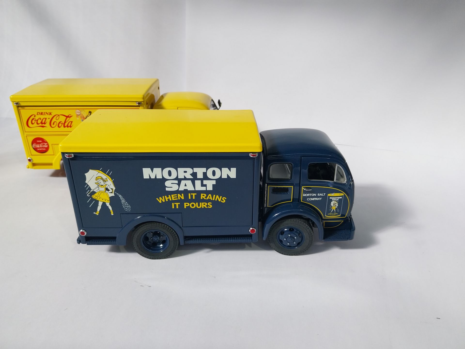 Danbury Mint, a boxed Delivery Truck group - Image 2 of 3