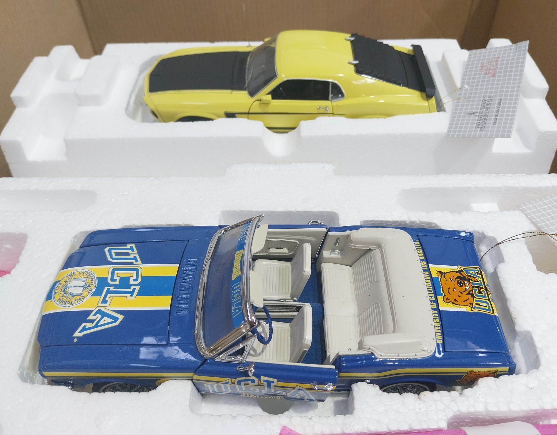 Franklin Mint, a boxed pair of 1:24 scale Mustang models - Image 5 of 5