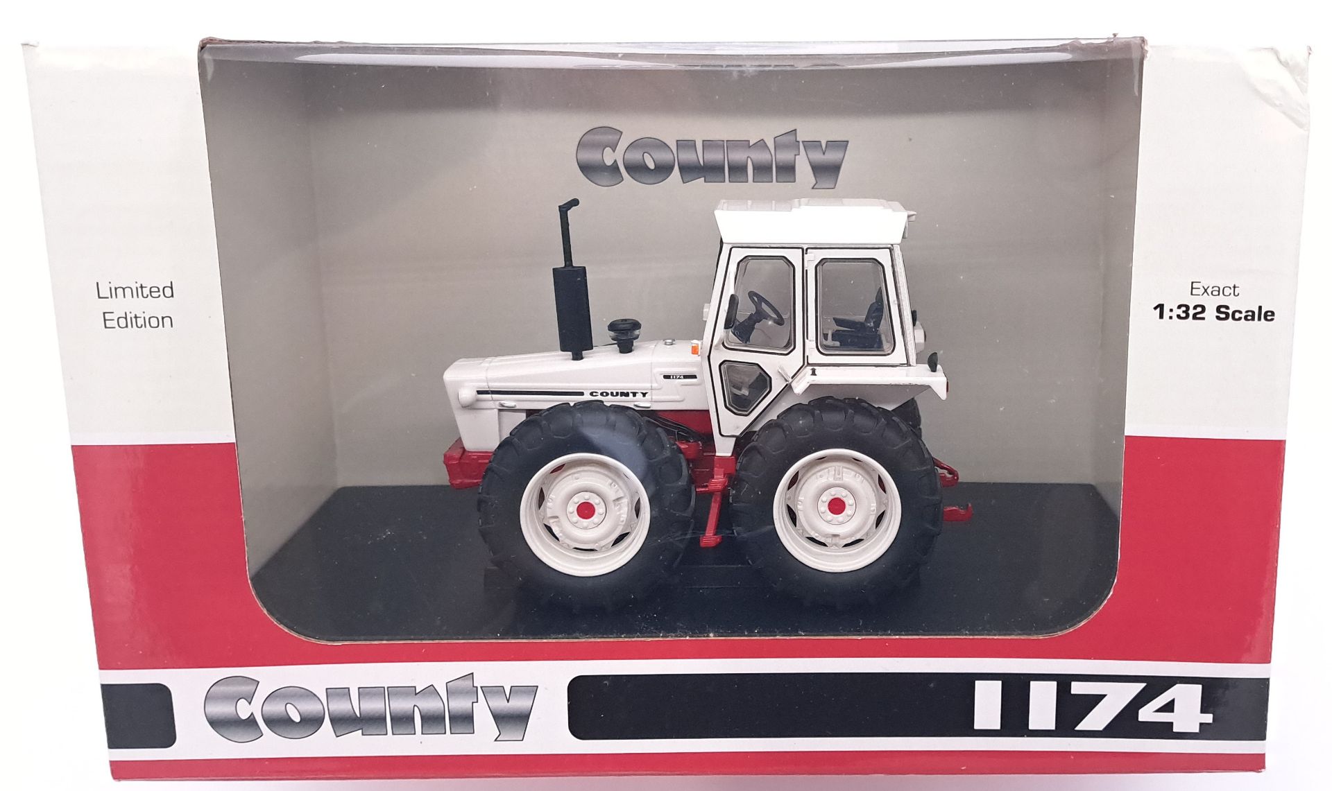 Universal Hobbies (County Series) boxed 1:32 scale Tractor group - Image 2 of 5