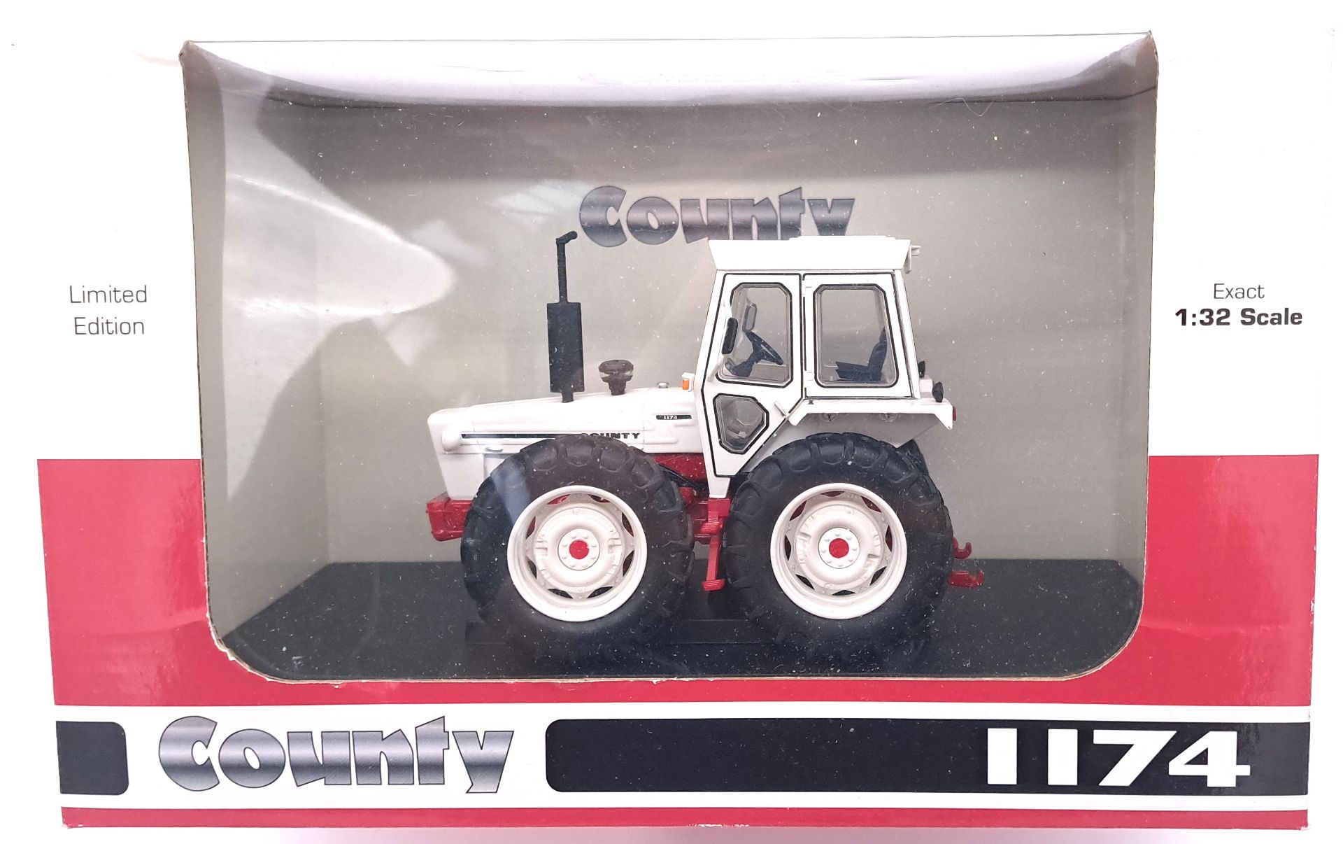 Universal Hobbies (County Series) boxed 1:32 scale Tractor group - Image 4 of 5