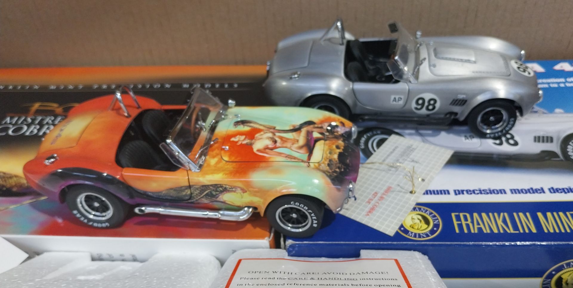 Franklin Mint. A boxed pair of 1:24 scale Shelby Cobra models - Image 3 of 5