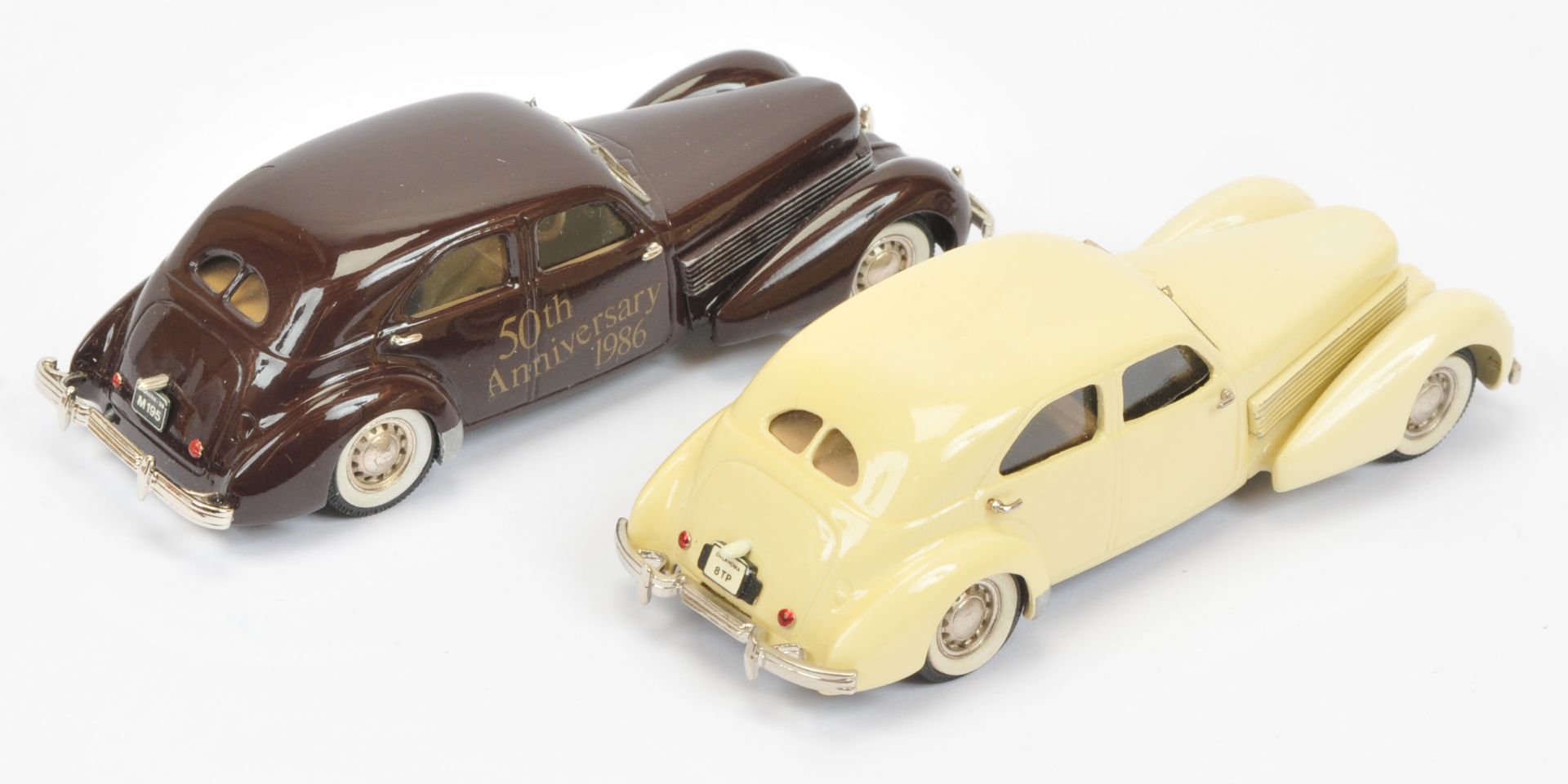 Mini Marque 43 pair (1) US No 10a Cord Westchester Model 810 Sedan 1936 - cream, chrome trim (2) ... - Image 2 of 2