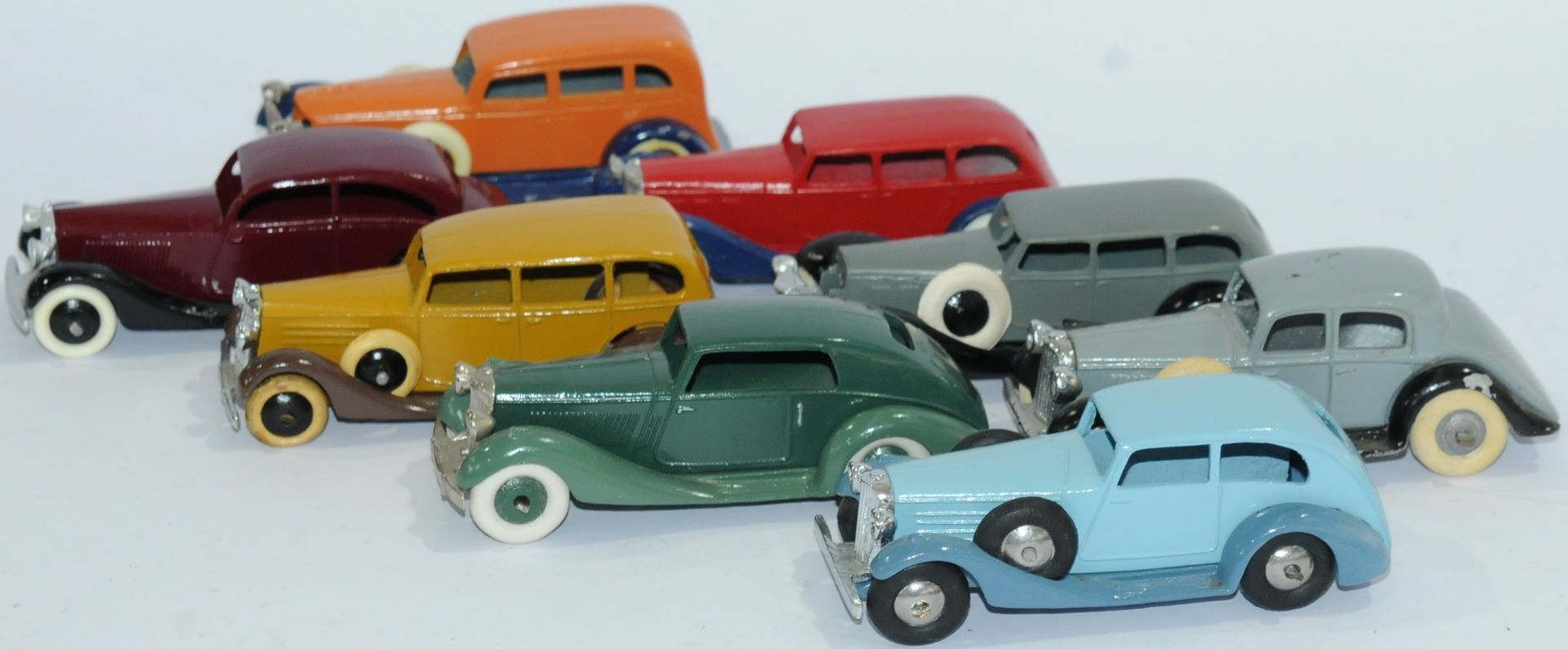 DG models or Simliar an unboxed group of classic cars