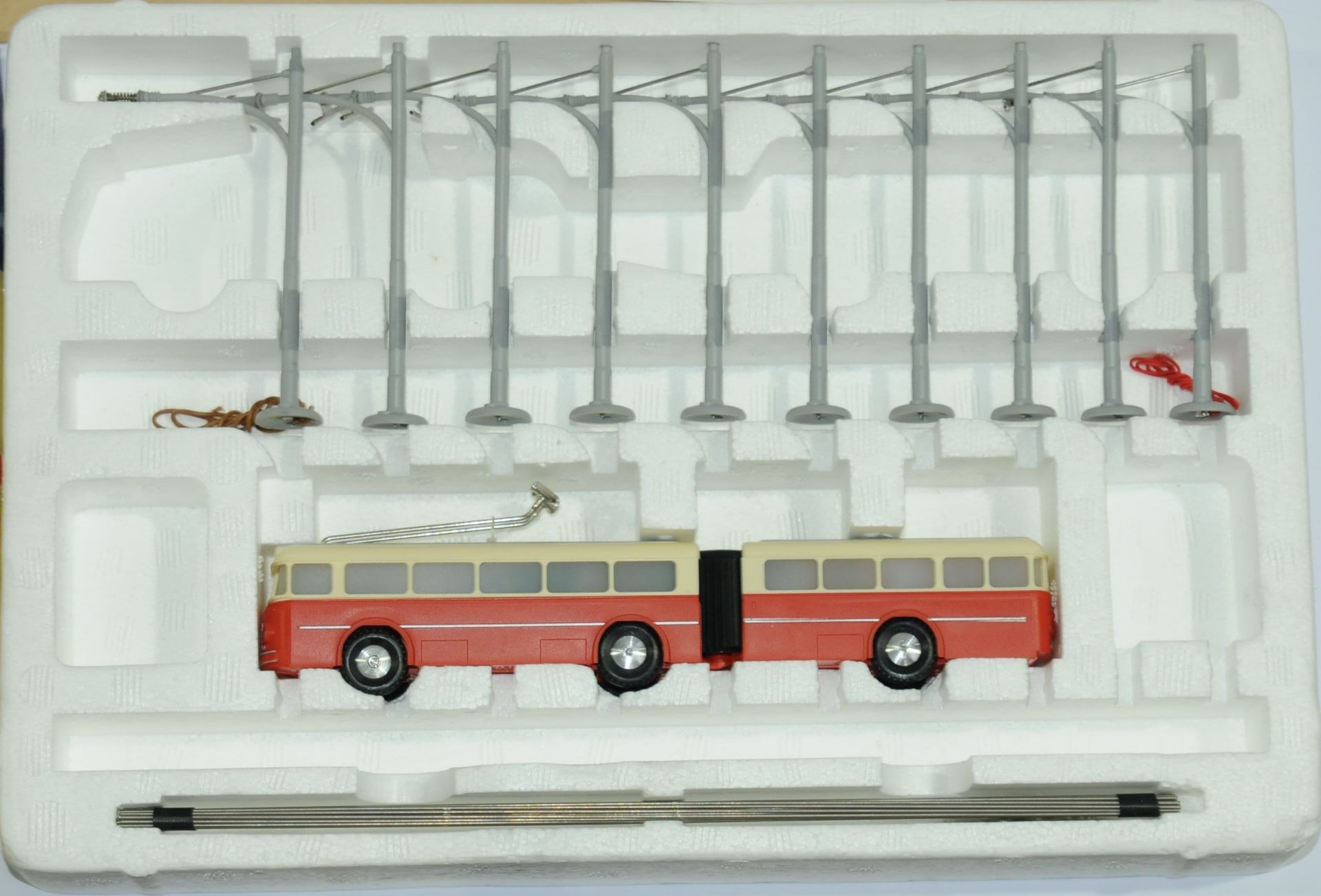 Brawa (Ehiem) HO Scale Trolleybus Set No.6103 along with 6106R Trolleybus - Bild 2 aus 4