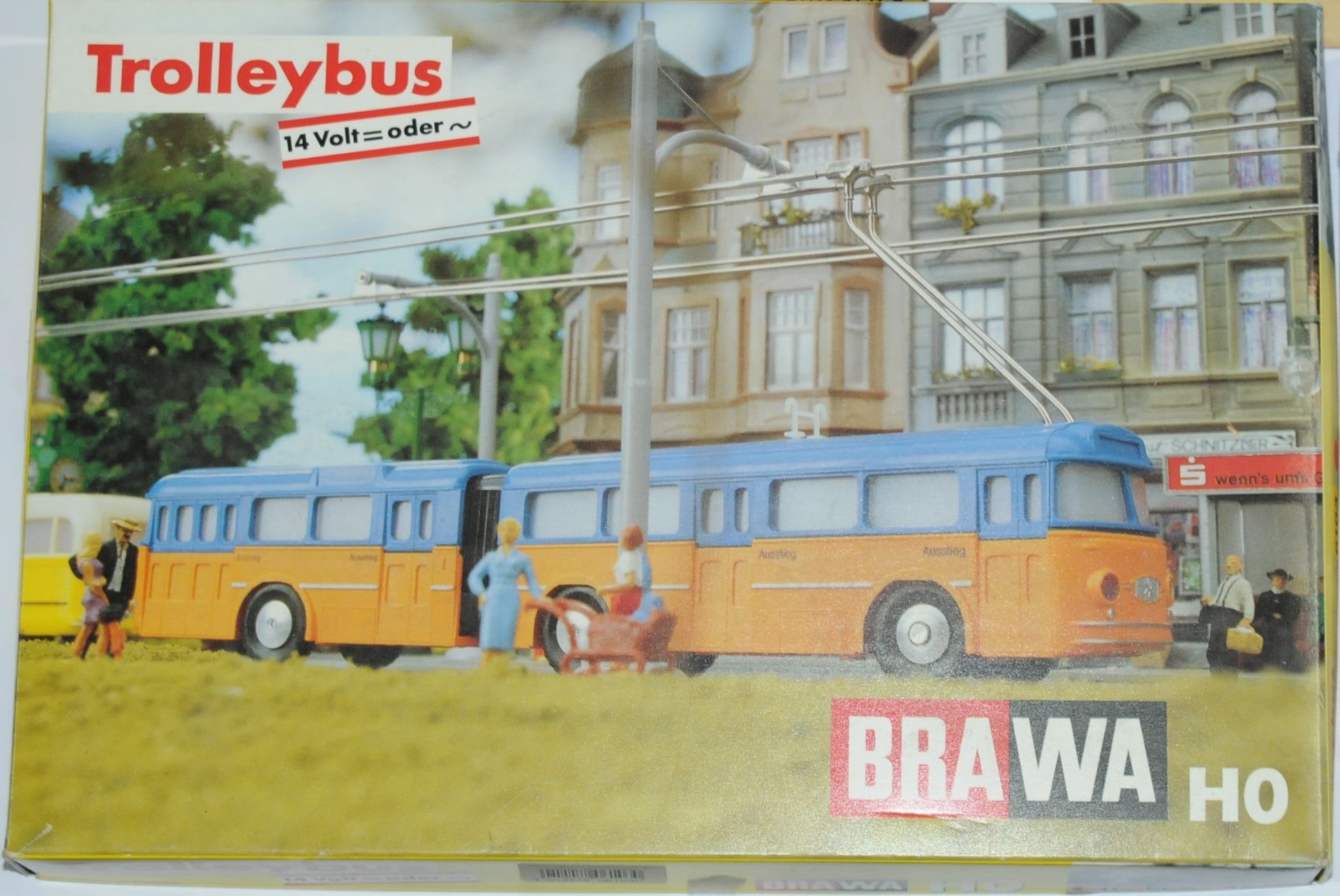 Brawa (Ehiem) HO Scale Trolleybus Set No.6103 along with 6106R Trolleybus - Bild 3 aus 4