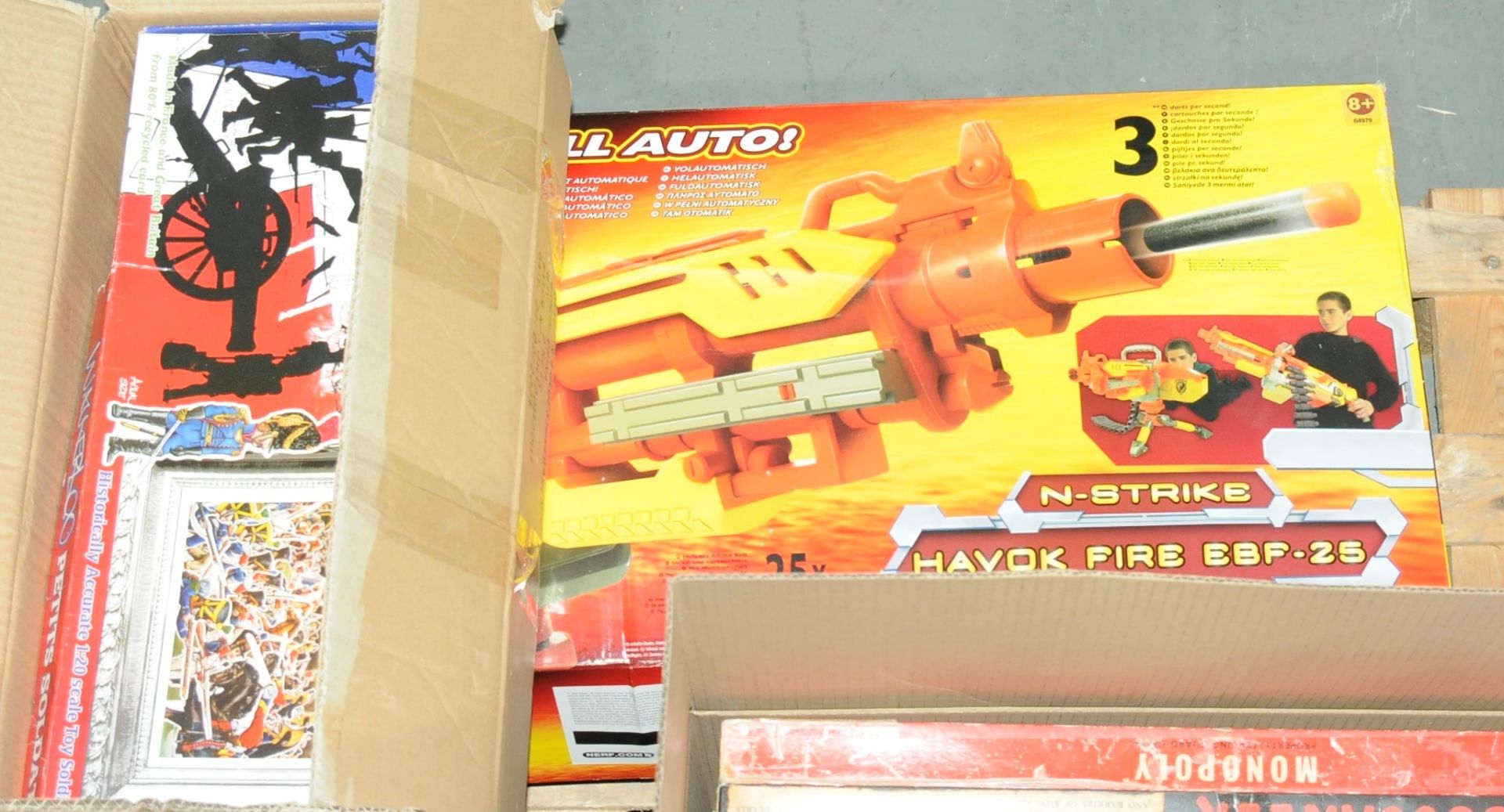 A pallet lot to include toy guns, boardgames and other items - Image 4 of 4