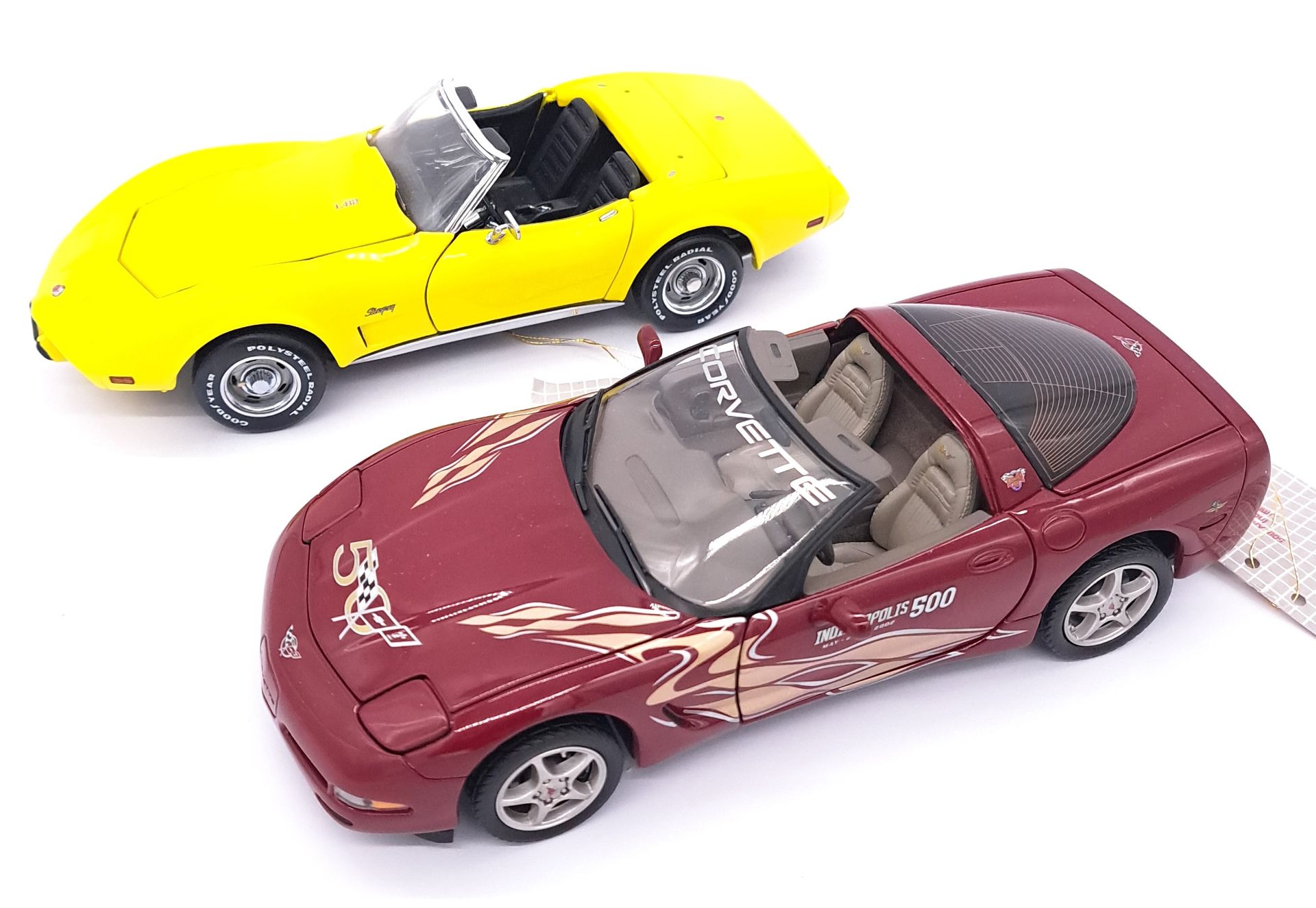 Franklin Mint, a boxed pair of 1:24 scale Corvette models comprising of B11WN72