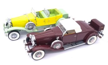 Franklin Mint, a boxed pair of 1:24 scale Duesenberg models