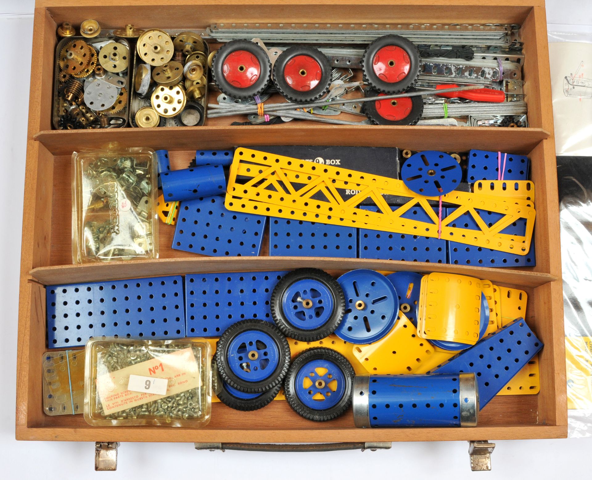 Meccano 1970's No.9 Outfit containing various Yellow, Blue, Zinc - Image 2 of 3