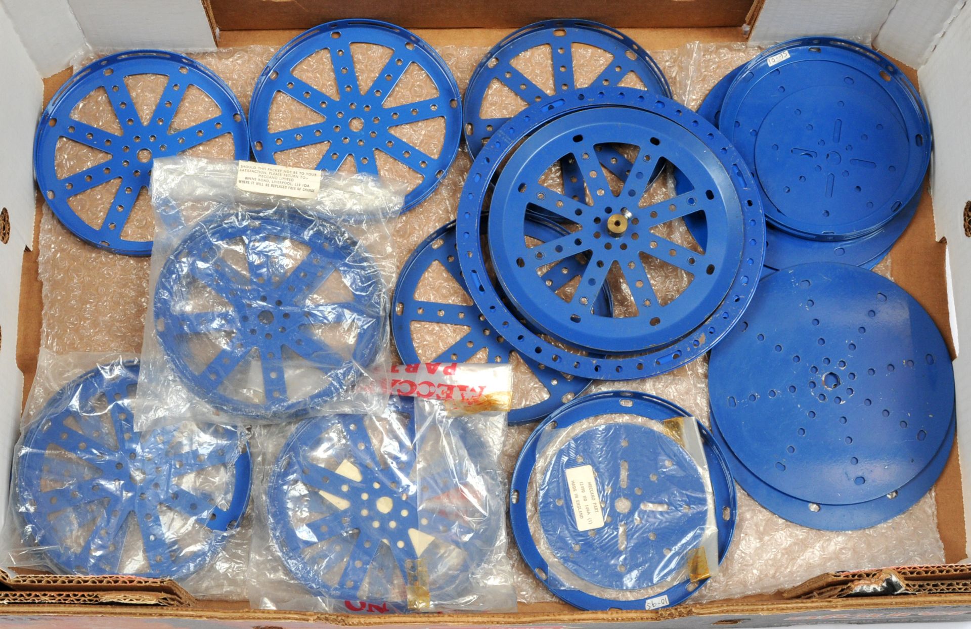 Meccano 1970's - 1990's blue circular components. 
