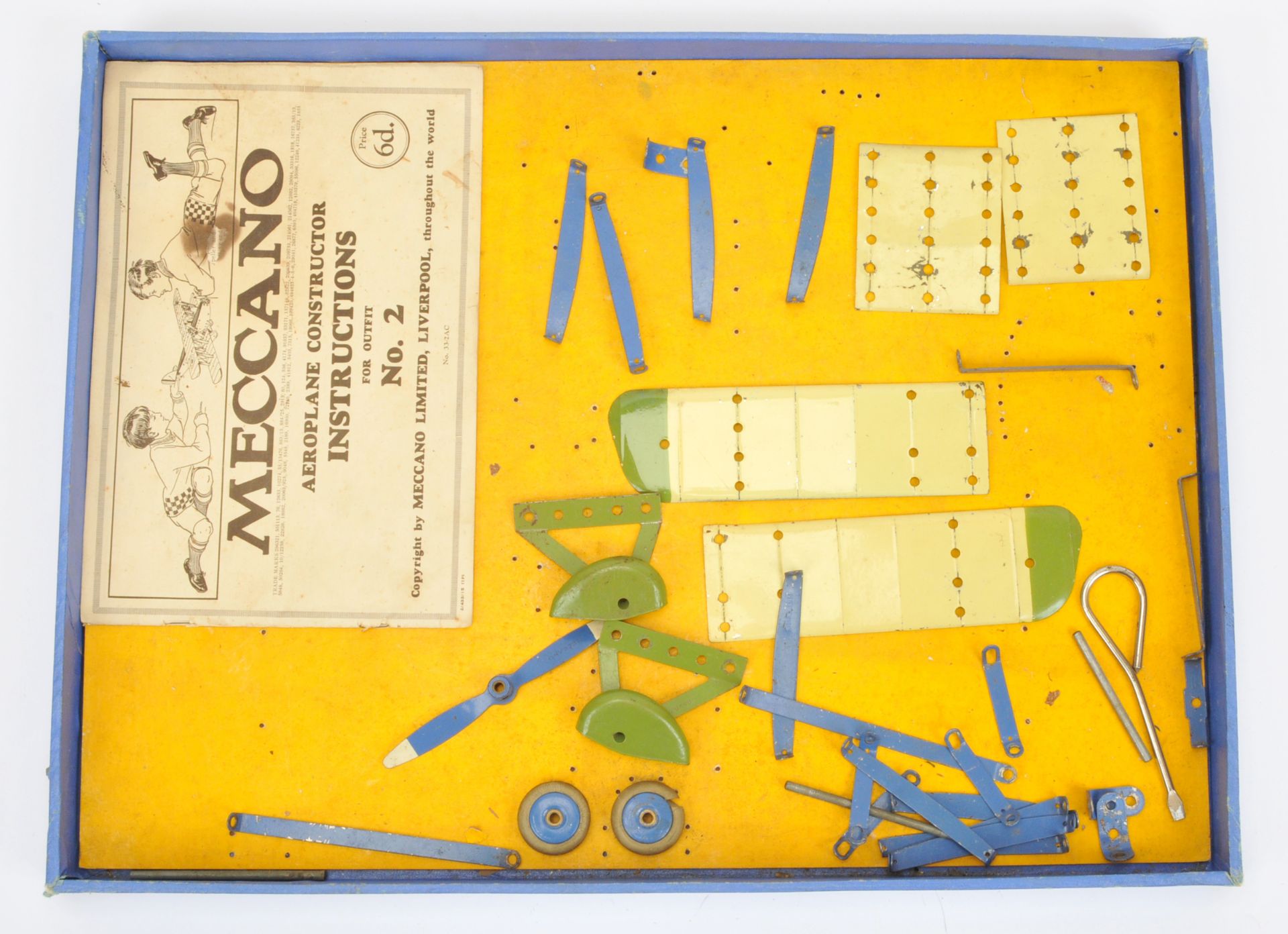 Meccano Aeroplane Constructor Outfit No.2 Circa 1935. - Bild 3 aus 3