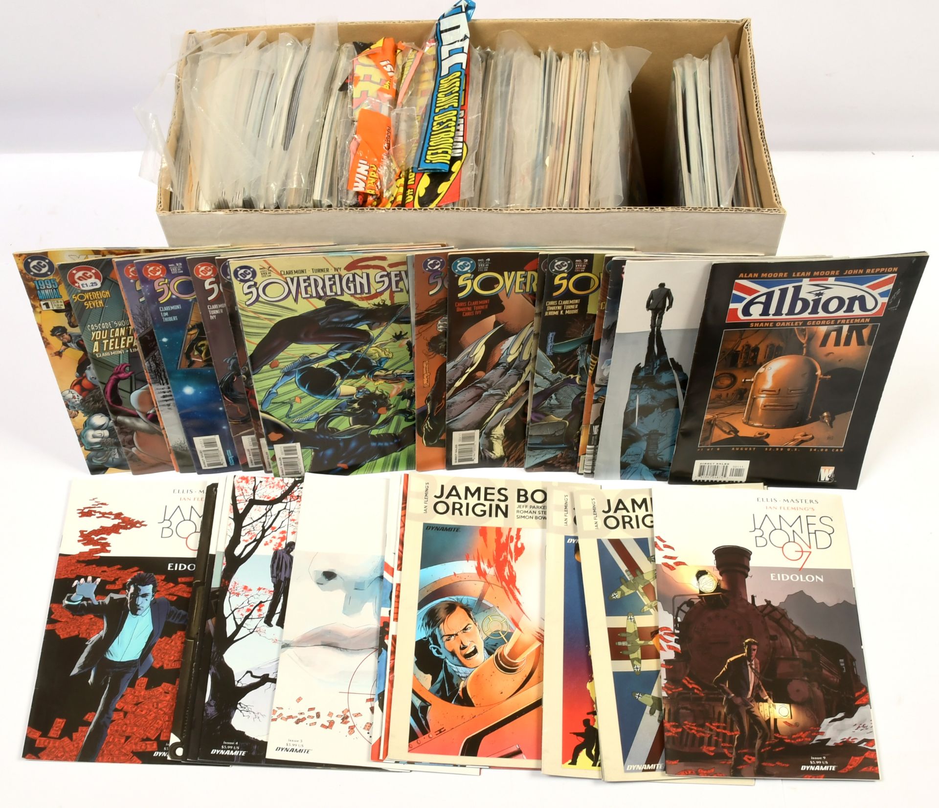Large quantity of various comics x 194