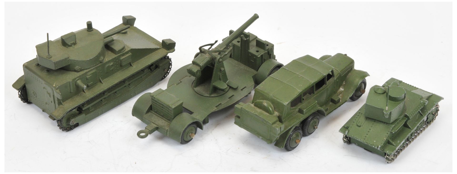 Dinky military group of 4 to include (1) 151A medium tank, (2) 152A light tank,  - Image 2 of 2