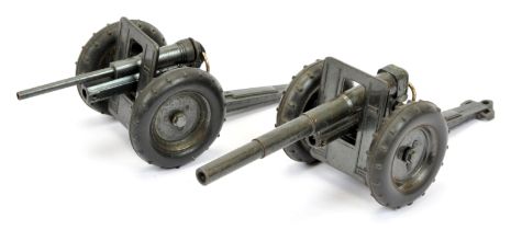 Solido early military  canons a pair  - (1) 40 Anti-tank - black and (2) 41 Anti-tank 