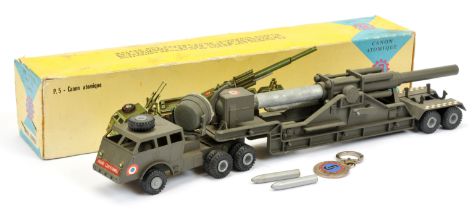 FJ Articulated rocket launcher - drab green with large gun and searchlight, with some loose shells