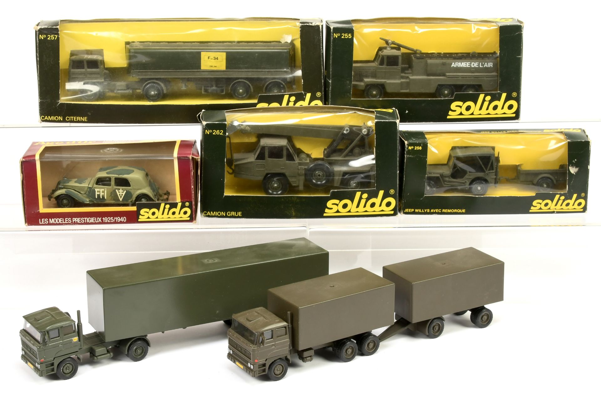 Solido military group of 7 to include -256 Willys jeep and trailer, 257 fuel tanker plus others 