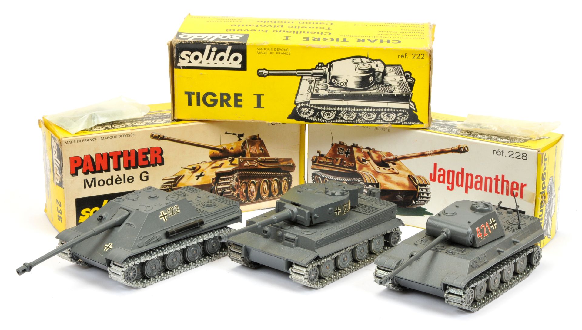 Solido military group of 3 Tanks - (1) 222 Tiger, (2) 228 Jagdpanther with accessories