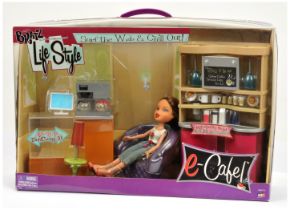MGA Bratz Lifestyle E-Cafe!, with Yasmin doll