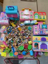 Littlest Pet Shop and Puppyville Hotel Figures , buildings and accessories