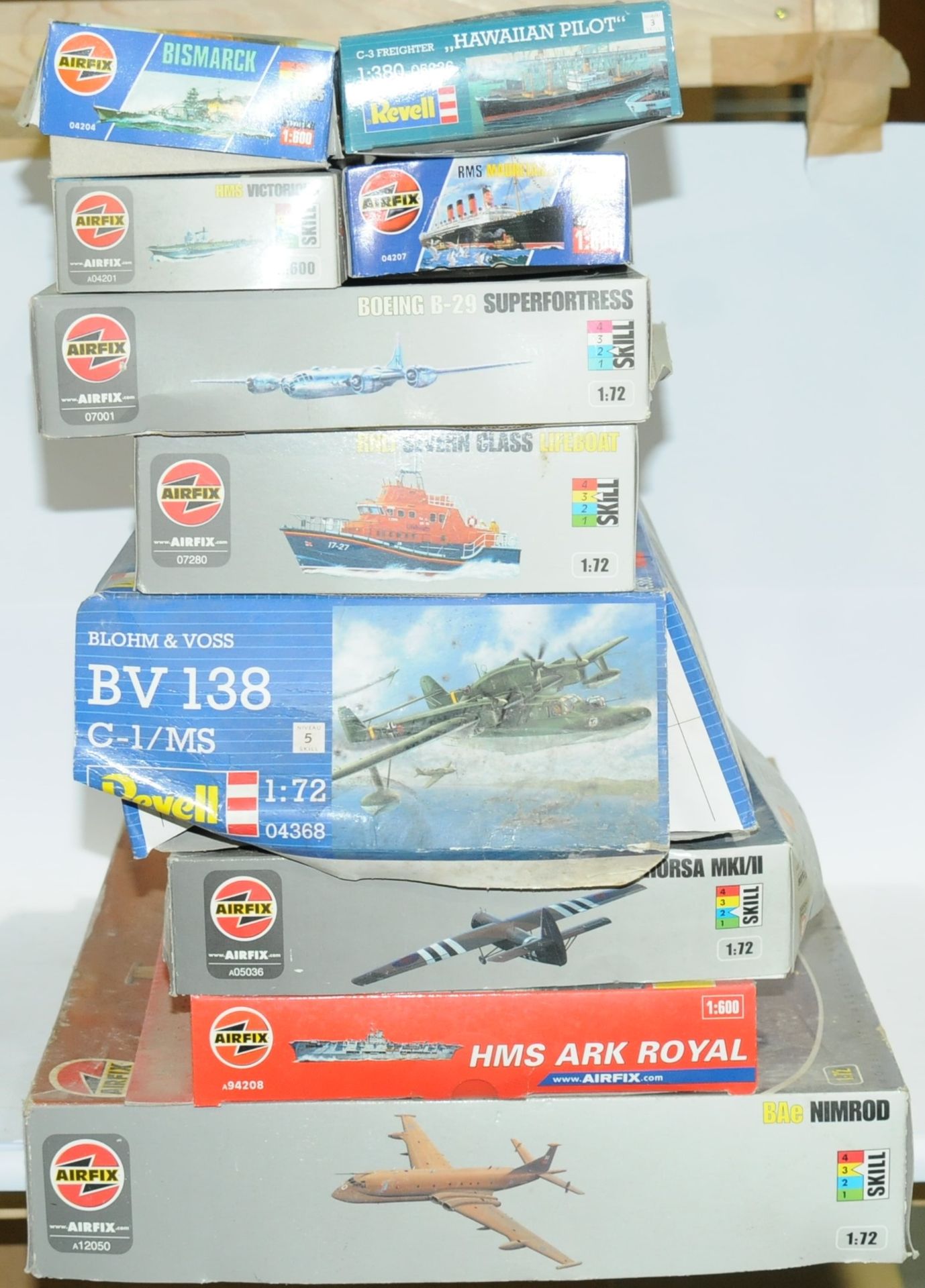 Airfix & Similar a boxed group of model kits to include