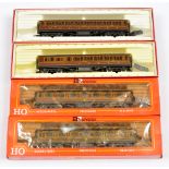 Rivarossi HO group of 4x LMS coaches.