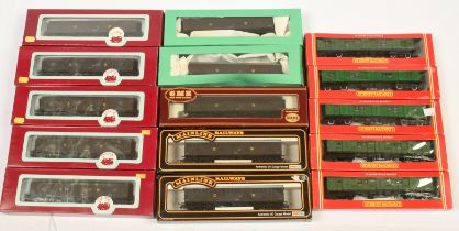 Hornby Railways / Dapol and other Commercial manufacturers 00 Gauge Bogie rolling stock