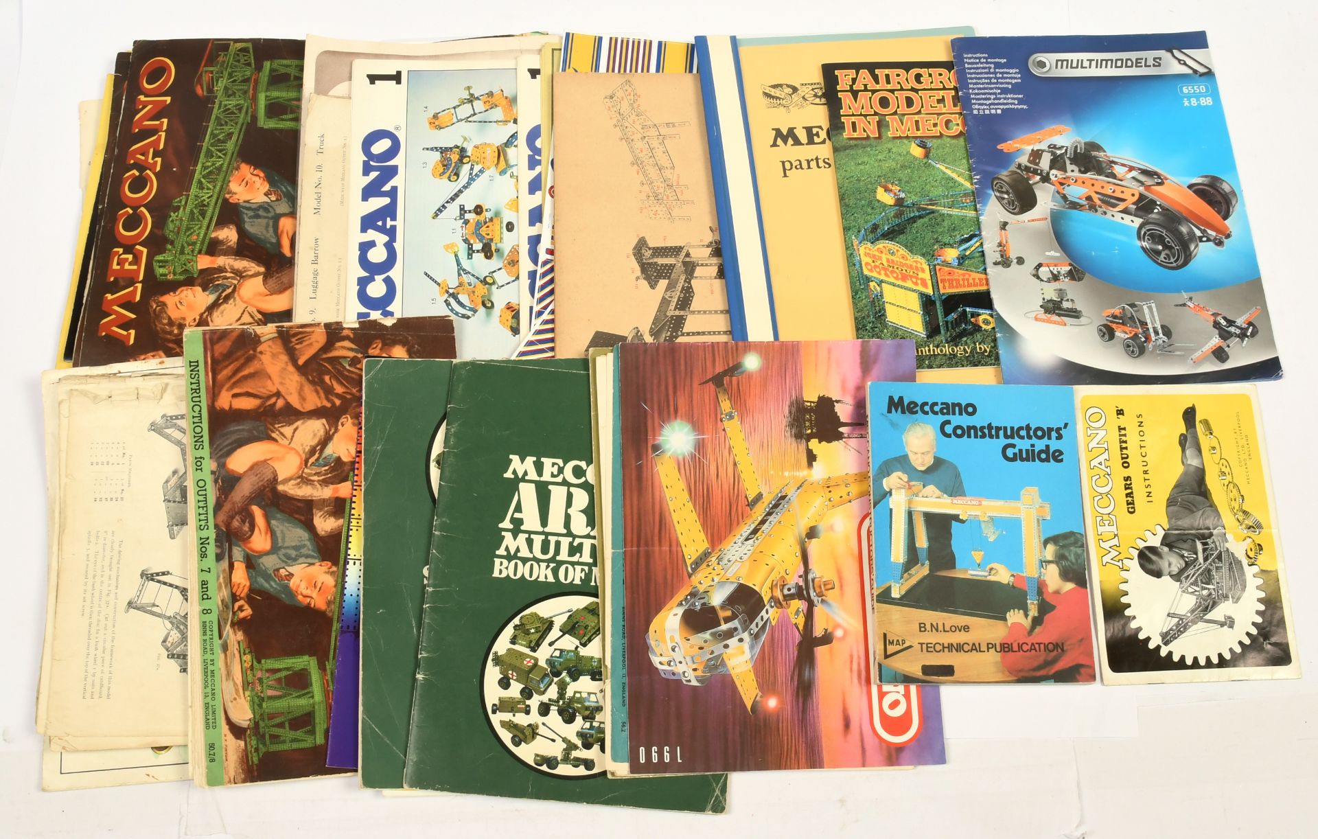 Meccano large quantity of Instruction Manuals, Magazines, Leaflets - Image 2 of 2