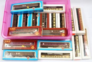 Hornby and Airfix 00 Gauge Group of Passenger coaches