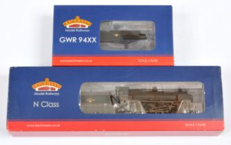 Bachmann 00 Gauge pair of BR black Steam outline Locomotives