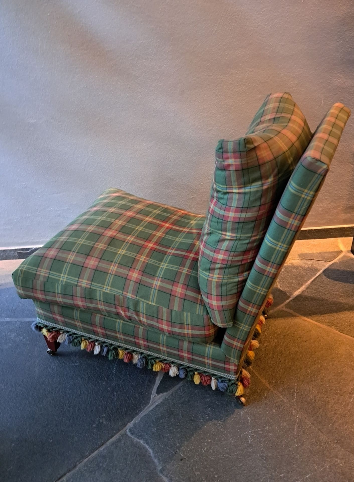 Engl. Slipper Sessel mit Klavierfüßen - Bild 3 aus 3