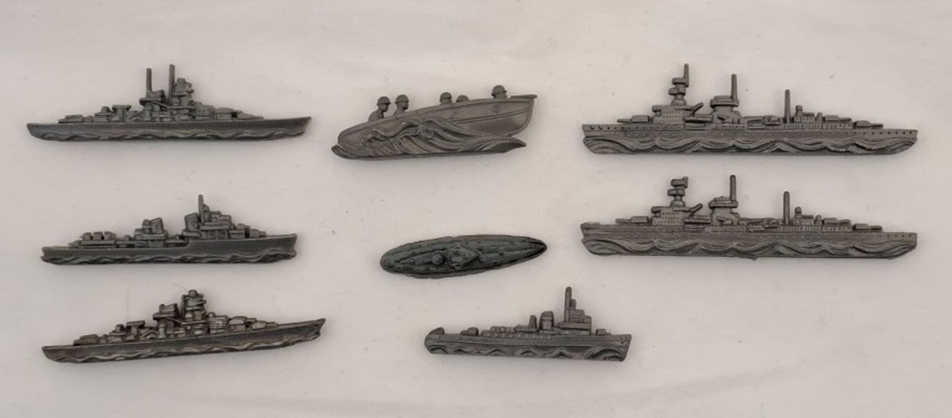 WKII Spielzeug 8 versch. Schiffe Kriegsmarine U Boote