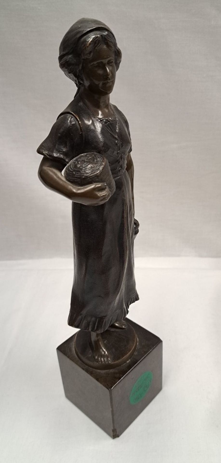 Bronzefigur HANS KECK (1875-1941) Mädchen mit - Bild 3 aus 6