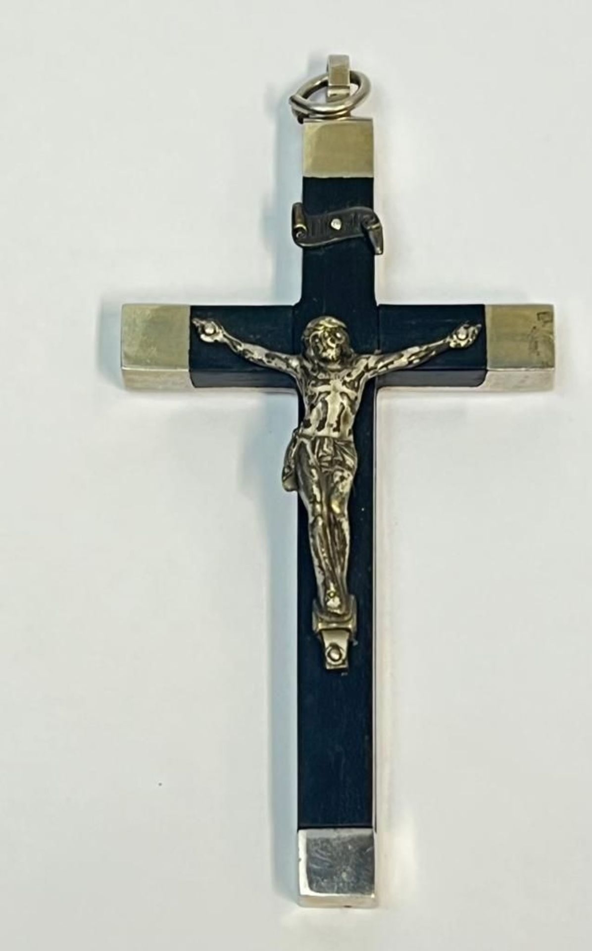 Ebenholz Kreuz Anhänger 1940er