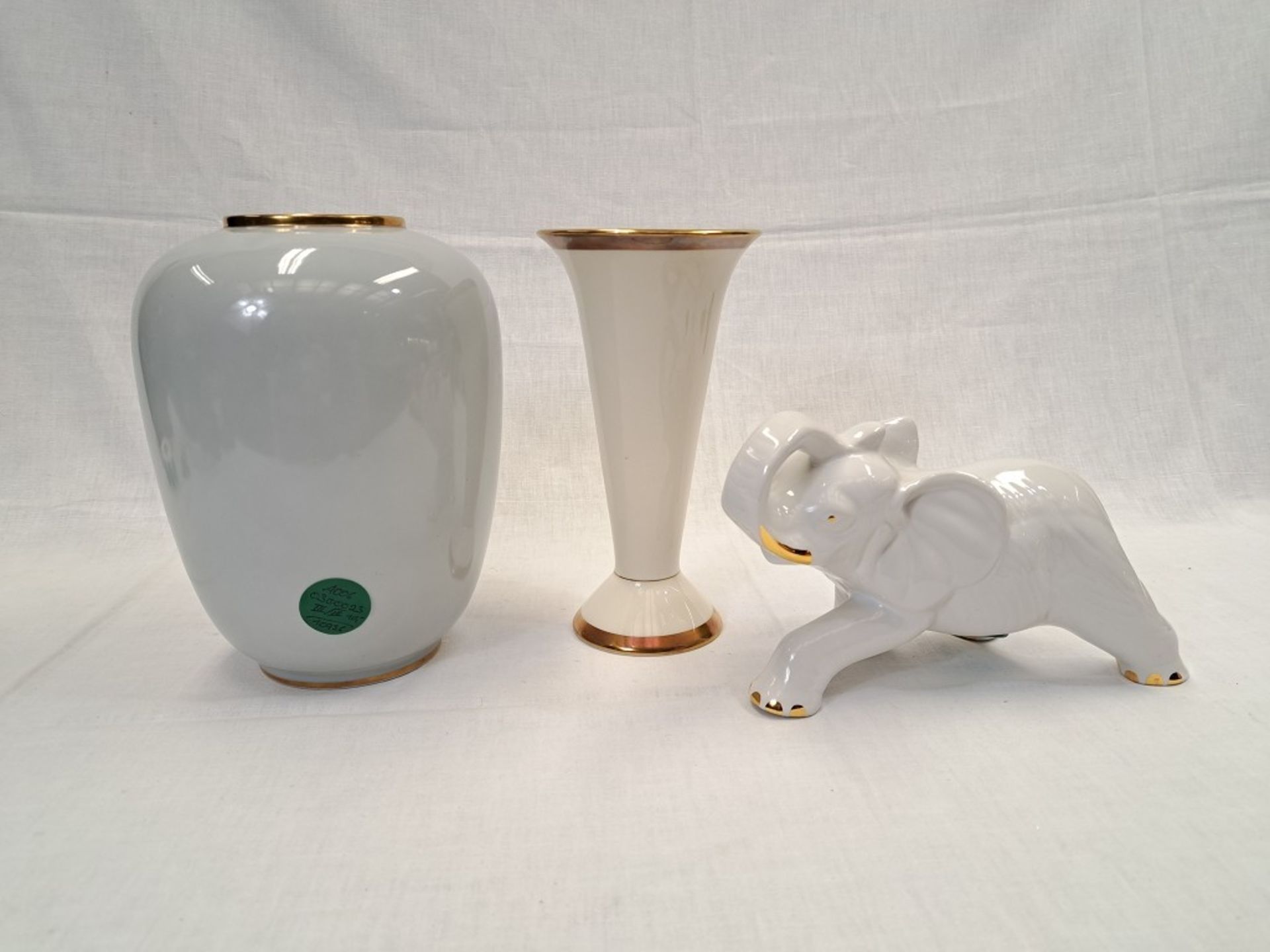 Konvolut Porzellan 2 Vasen 1 Elefant - Image 4 of 5