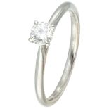 18K. White gold solitaire ring set with approx. 0.30 ct. diamond.