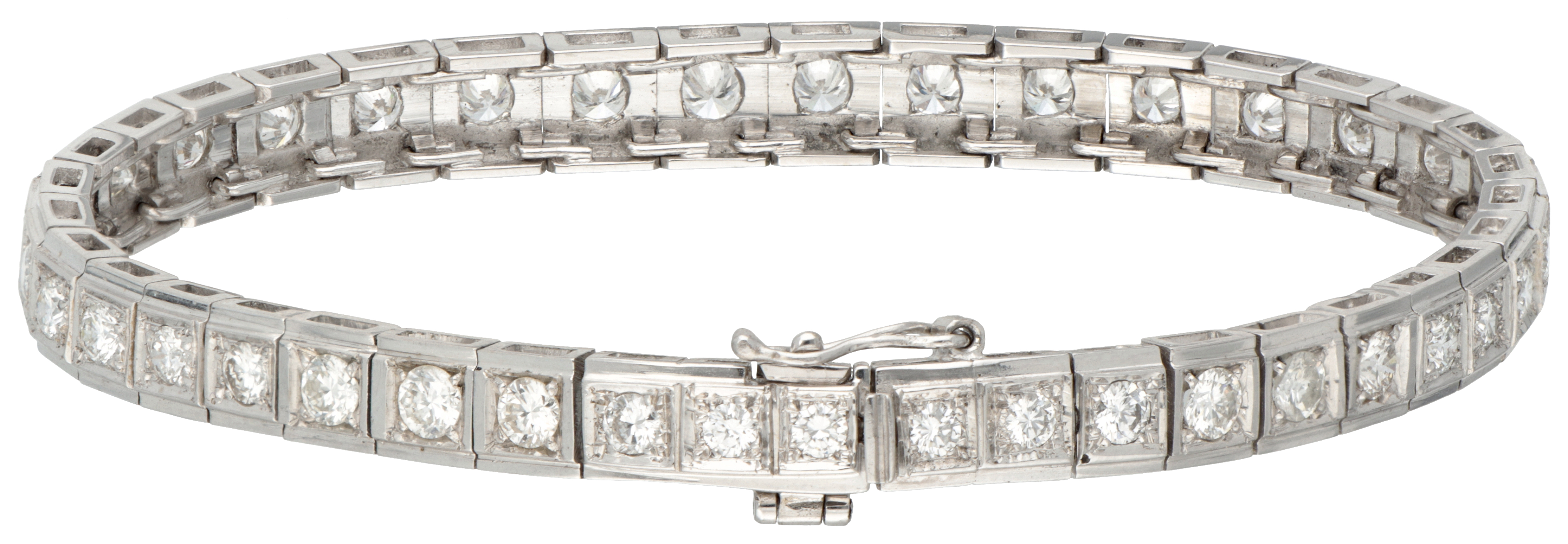 18K. White gold tennis bracelet set with approx. 4.62 ct. diamond. - Image 3 of 3